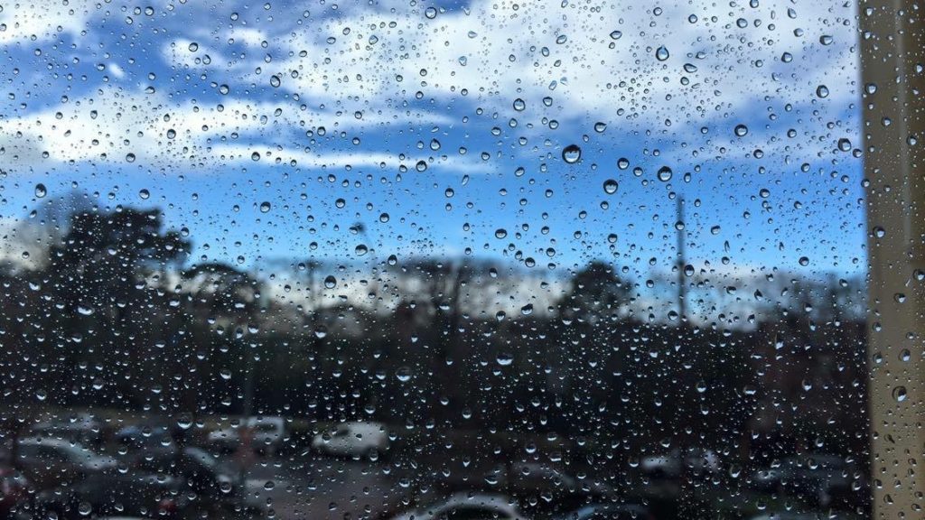 Pluie sur fenêtre à Saint-Cloud